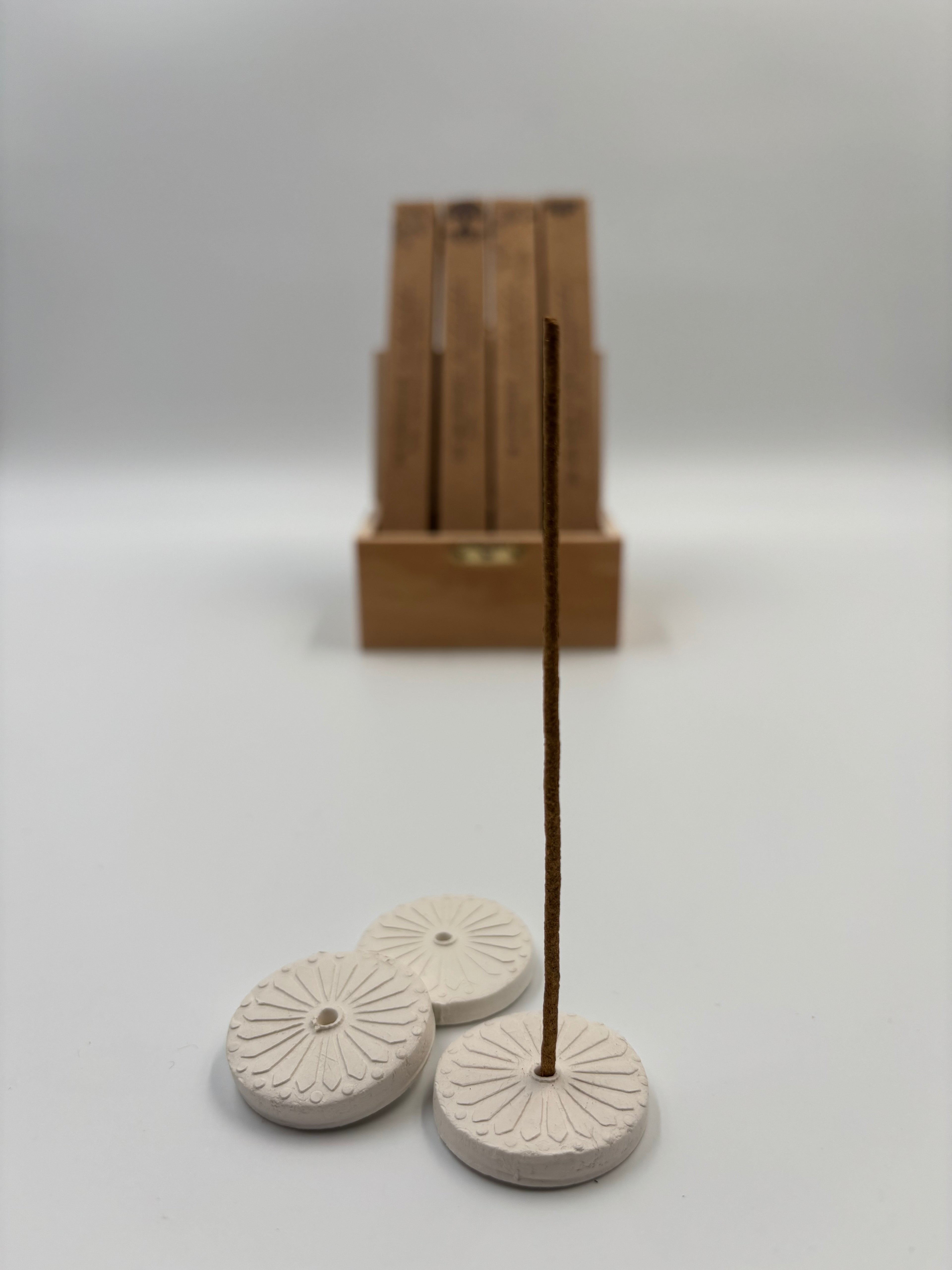 Räucherstäbchenhalter · Halterung, Ordnung & Ritualmoment