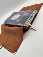 NOX · der Seitenhüter · Ledereinband für wechselbare Inhalte- Fokus, Ordnung & Schutz